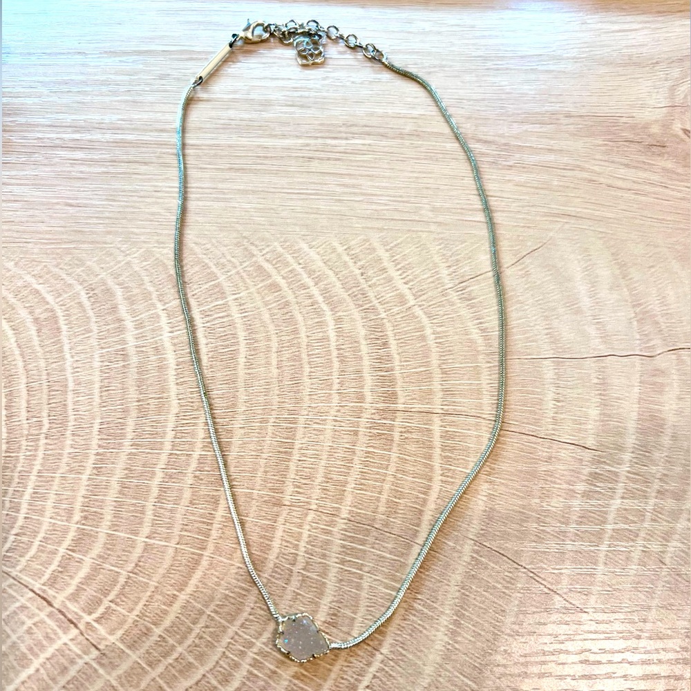 Kendra scott necklace with white stone. Great condition!